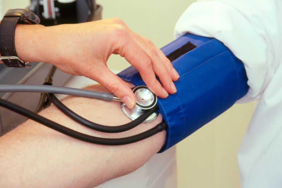 Síntomas e causas da presión arterial alta